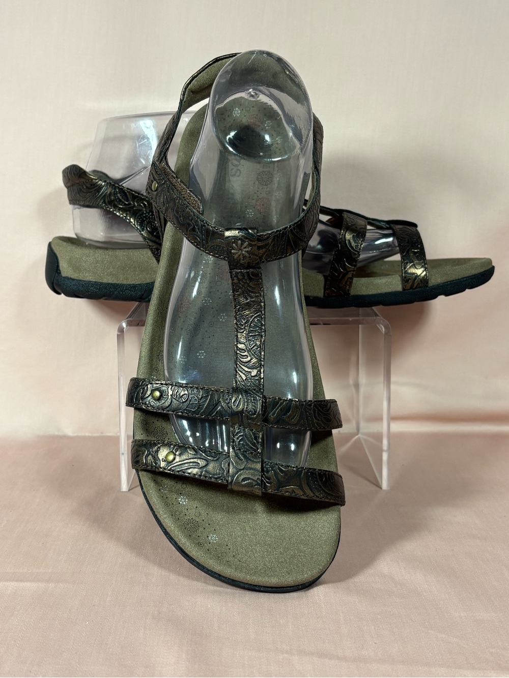 Taos Footwear Trophy 2 Strappy Bronze Metallic Sandals Women's Size 11 - Picture 3 of 12